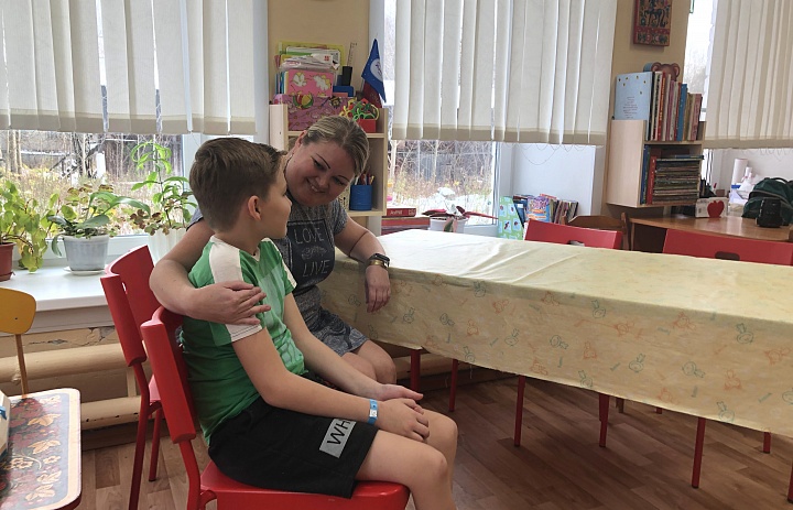 Ребенок с редким генетическим заболеванием продолжает лечение в Архангельской областной детской больнице
